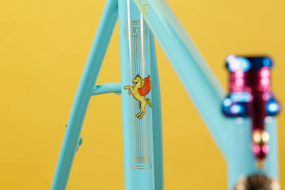 Crust Lightning Bolt Canti
