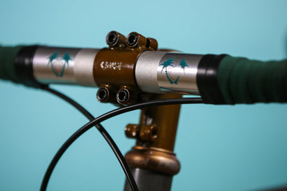 Crust Face-Off Stem